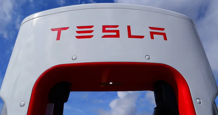 Tesla Supercharger, cresce la rete in Europa: 600 stazioni disponibili