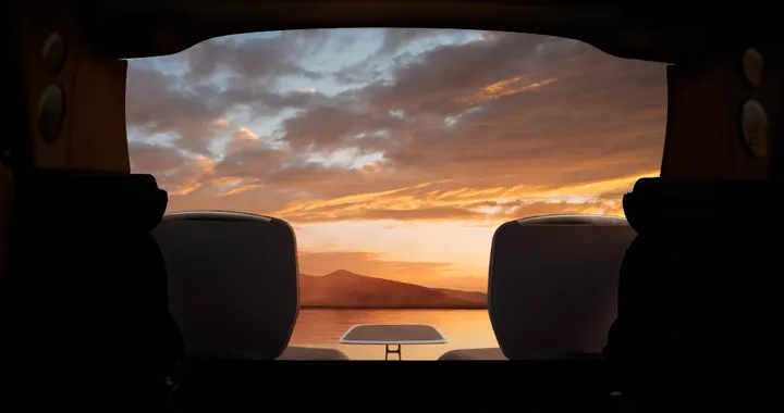 Rolls-Royce Cullinan: i sedili &quot;panoramici&quot; escono dal bagagliaio