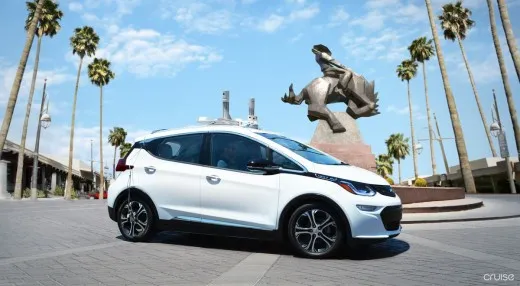 Non solo Tesla, anche Chevrolet Bolt viaggia da sola | VIDEO