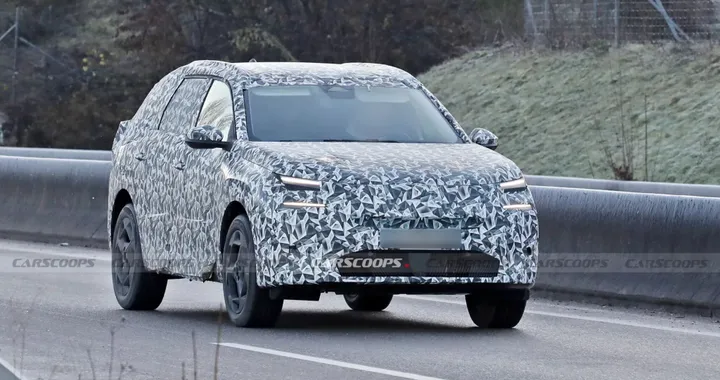 Citroen C5 Aircross 2025, il nuovo SUV è stato intercettato su strada. Le foto spia