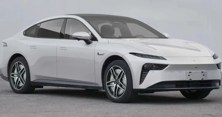 Questa Dongfeng eπ 007 sorprende: motori elettrici nelle ruote per più efficienza e prestazioni