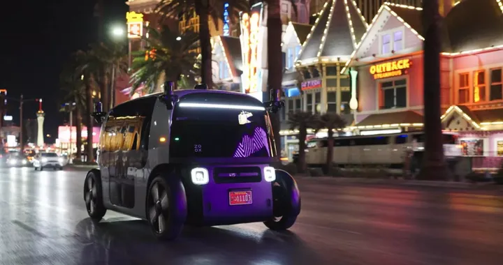 A Las Vegas debutta il robotaxi di Zoox: corse gratuite e senza conducente