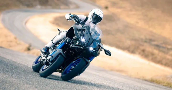 Yamaha NIKEN: la tecnica della moto a tre ruote | video