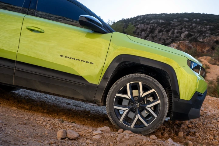 Jeep Compass, arrivano le nuove Business e Summit: ordini aperti
