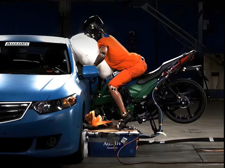 Airbag per moto: come funzionano le innovative soluzioni di Autoliv