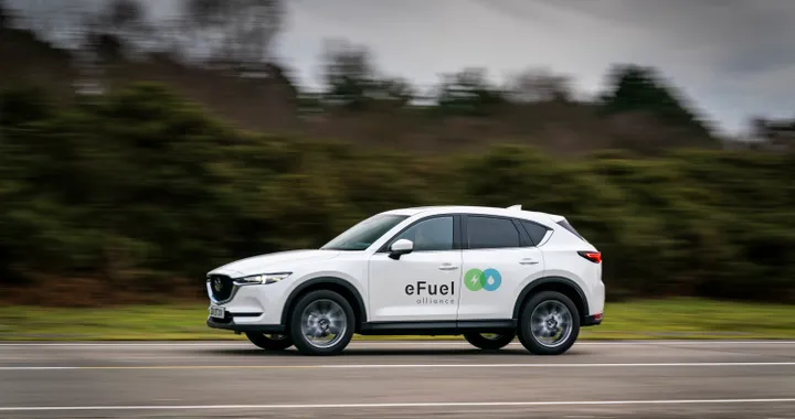 Mazda aderisce alla eFuel Alliance per promuovere i carburanti alternativi