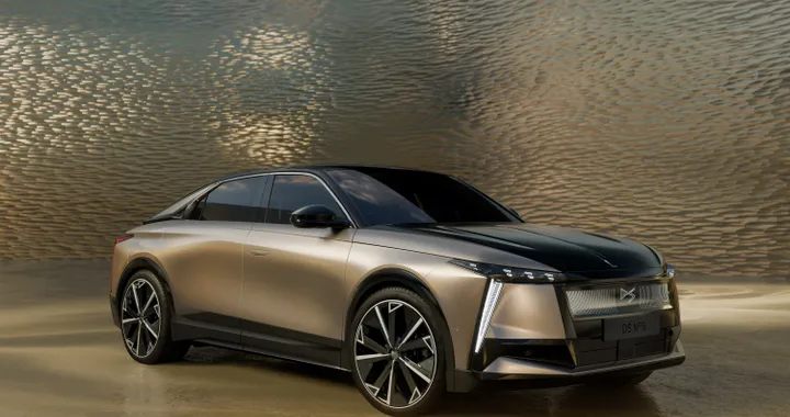 DS N°8, questa è la nuova elettrica. Autonomia fino a 750 km