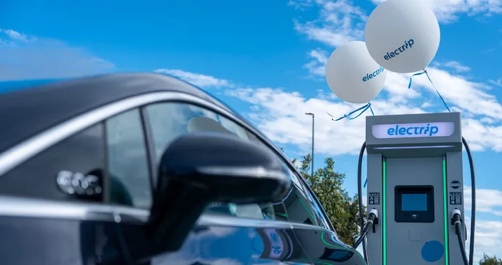 Auto elettriche, a Milano nasce un maxi hub per la ricarica di Electrip