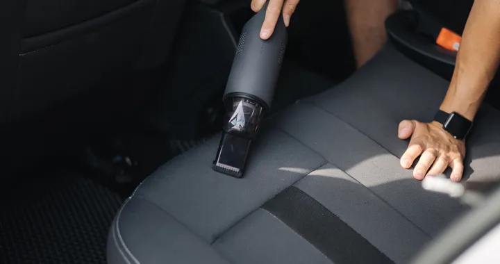 Tenere pulito l’abitacolo dell’auto non è mai stato così semplice e conveniente