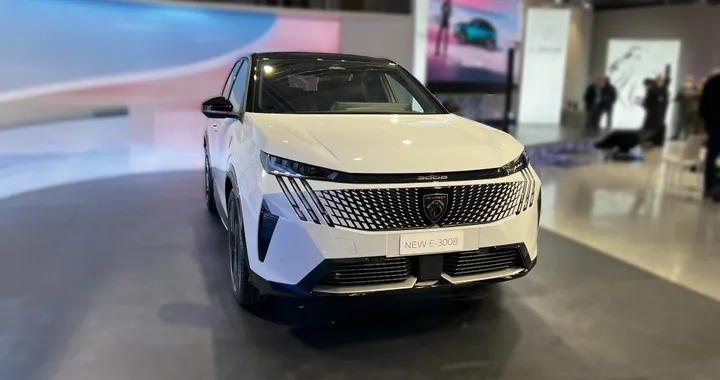 Peugeot 3008: l'ultima generazione termica, stessa rata dell'elettrica e-3008