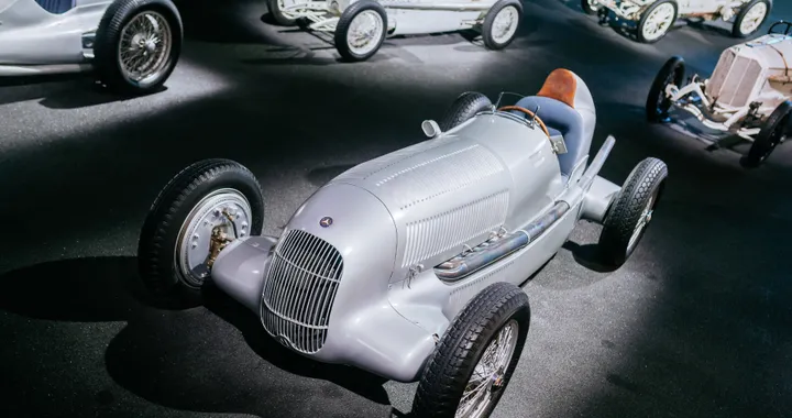 Mercedes-Benz W 25: la prima &quot;Freccia d’argento&quot; compie 90 anni