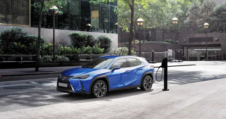 Lexus UX 300e: batterie garantite 10 anni o 1 milione di Km