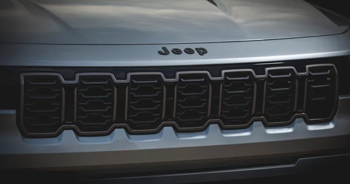 Stellantis, in arrivo nuovi motori ibridi per l'Europa. La nuova Jeep Cherokee ci offre un'anteprima