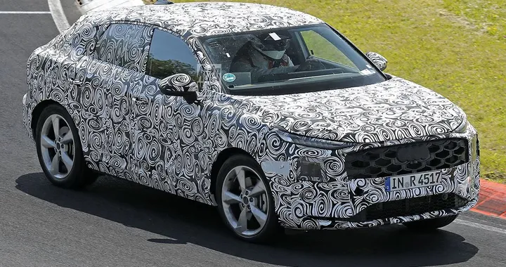 Nuova Audi Q3 Sportback 2025, il SUV Coupé si fa vedere al Nürburgring