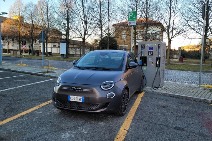 ingrandisci immagine