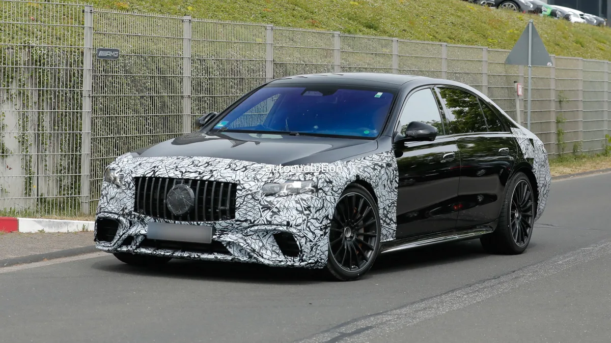Mercedes-AMG S 63 E Performance: restyling ma con cambiamenti sottili
