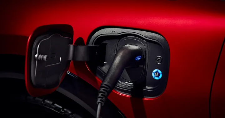 Auto elettriche, Biden intende stanziare 100 miliardi di dollari per gli incentivi