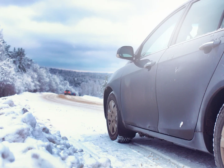 Prenditi cura della tua auto in inverno con questi accessori indispensabili a meno di 20€
