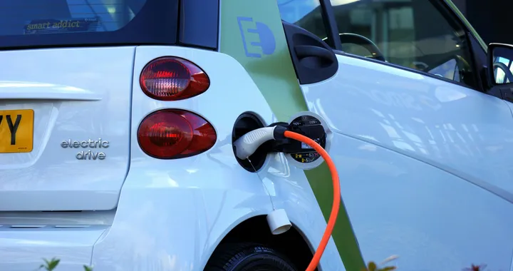 Prorogata sperimentazione ARERA per la ricarica privata di auto elettriche