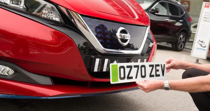 Auto elettriche: il Regno Unito porta al debutto le targhe verdi