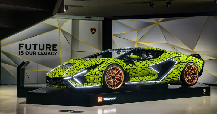 La Sian fatta di Lego in mostra al Museo Lamborghini