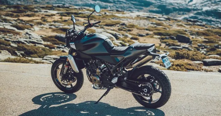 Husqvarna Svartpilen 801: debutta la nuova naked bicilindrica
