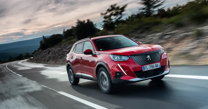 Peugeot 2008: arriva l'allestimento Allure Navi Pack con più tecnologia