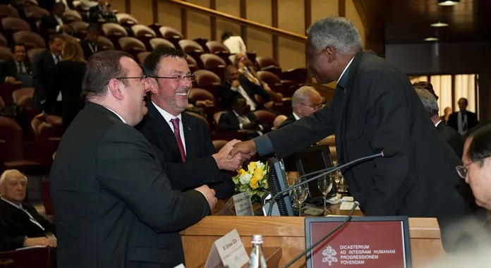 Mazda: in Vaticano è promotrice del disarmo nucleare