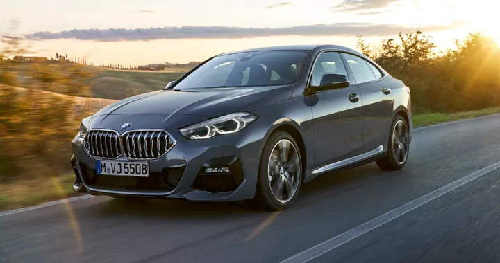 BMW, gli aggiornamenti di gamma per l'estate: più tecnologia e motori ibridi