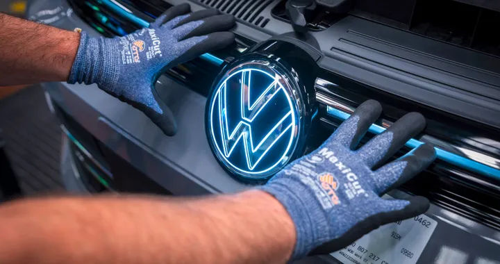 Volkswagen deve tagliare 4 miliardi di costi: a rischio chiusura 3 fabbriche