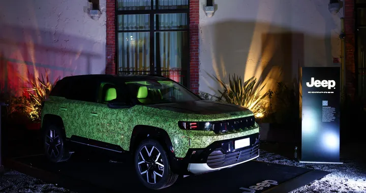 Nuova Jeep Compass, questo esemplare unico diventa un'opera d'arte
