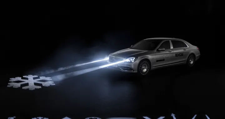 Mercedes-Maybach Classe S proietta i segnali sulla strada