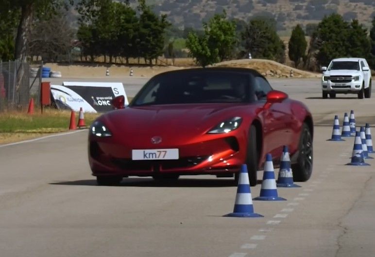 MG Cyberster alla prova del test dell'alce. Com'è andata? | Video