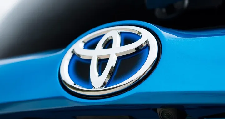 Toyota non si dimentica delle sportive: in arrivo le nuove MR2, Celica e Lexus LFR