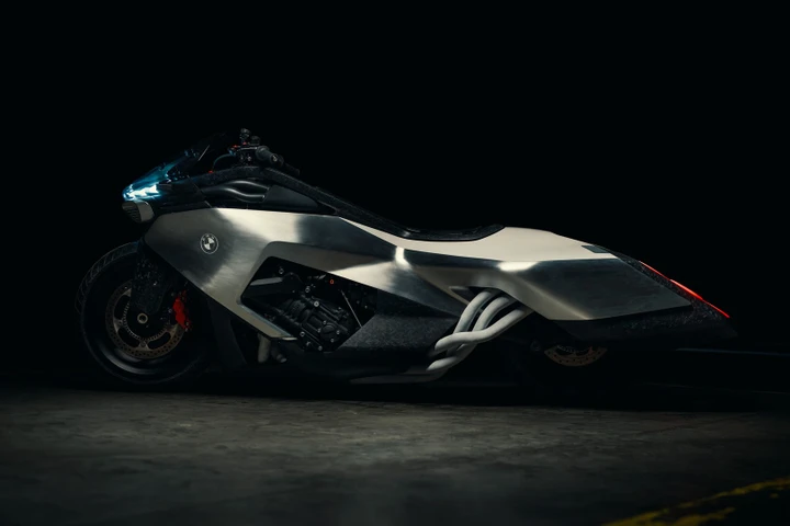BMW Motorrad Vision K18: la concept bike debutta a Villa d'Este
