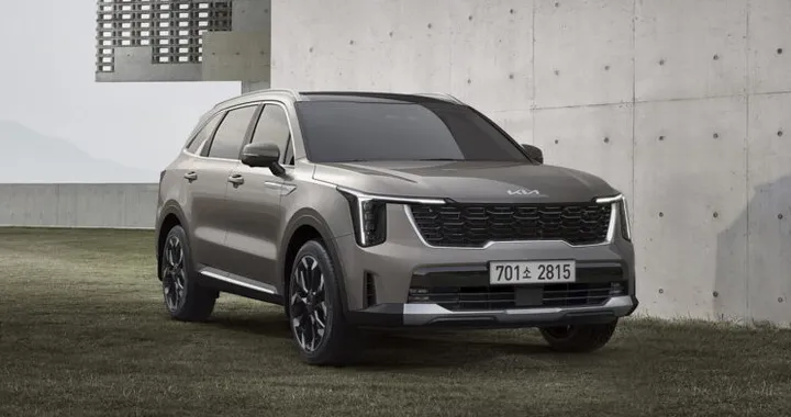 Kia Sorento, le prime foto del restyling