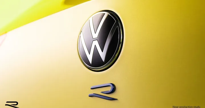 Volkswagen Golf R 333, il 31 maggio debutta la nuova sportiva