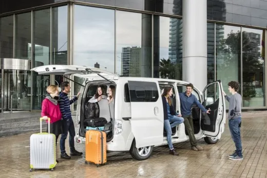 NISSAN lancia in Italia la e-NV200 7 Posti