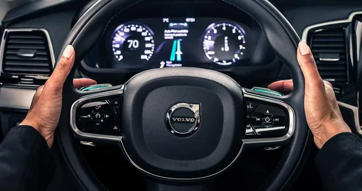 Volvo IntelliSafe Auto Pilot - foto