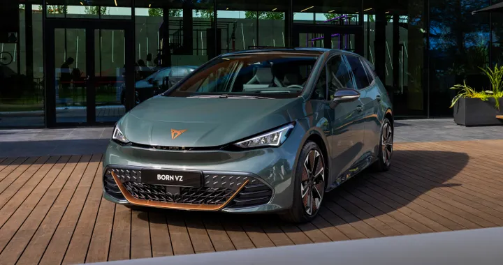 CUPRA Born VZ, 326 CV per la sportiva elettrica spagnola