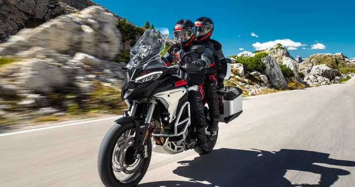 Ducati Multistrada V4 Rally, parte la produzione della moto per i grandi viaggi