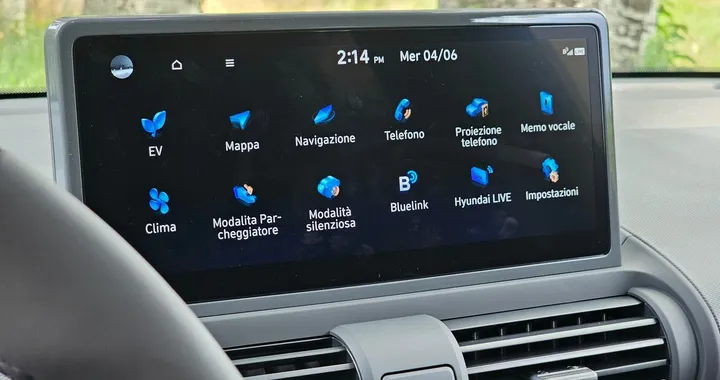 Auto sempre più connesse: ma siamo sicuri che ai clienti piaccia?