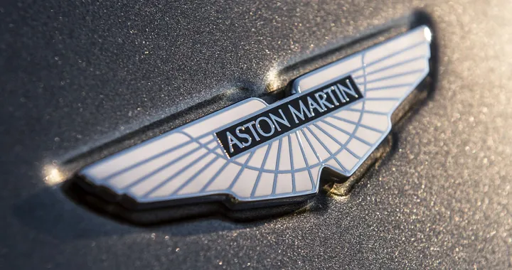 Aston Martin prepara il rilancio tra errori, ritardi e l'incognita dei dazi di Trump