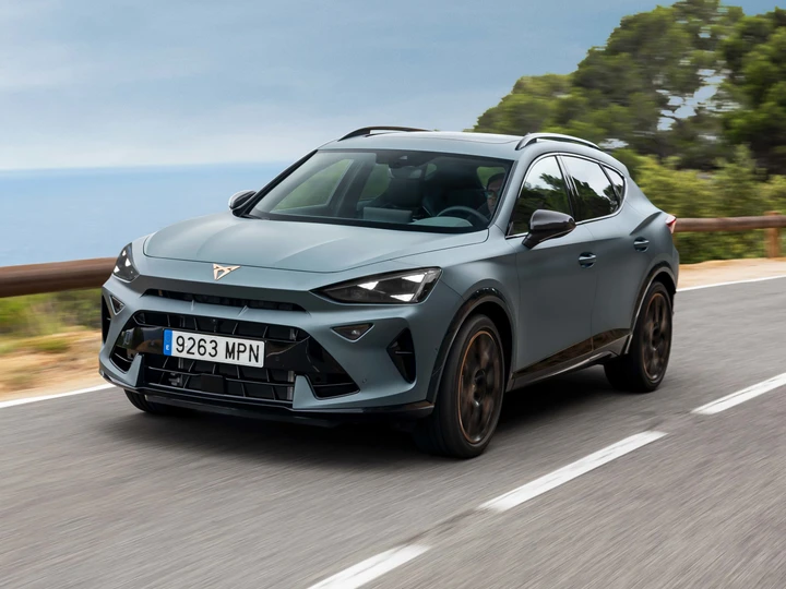 I dazi continuano a pesare sulle case automobilistiche: Cupra rimanda l’ingresso negli USA