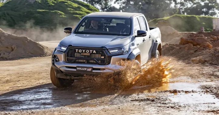 Nuovo Toyota Hilux GR Sport: il pick-up sportivo presto sarà rinnovato