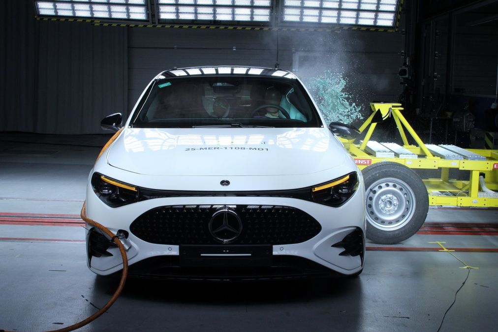 Euro NCAP, 5 stelle per Mercedes CLA e Mazda CX-5. 4 stelle per Renault Clio e Jeep Compass