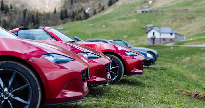 Mazda MX-5: un amore attraverso le generazioni. In 1700 al raduno italiano