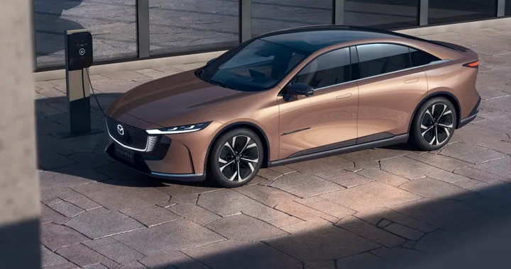 Mazda EZ-6 e la concept Arata debuttano al Salone di Pechino