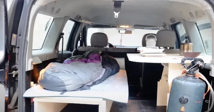 Come trasformare un'auto in camper con meno di 500 euro