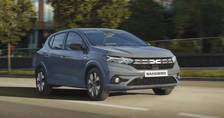 Le auto più vendute in Europa a febbraio 2025. Sandero prima, mentre Tesla crolla